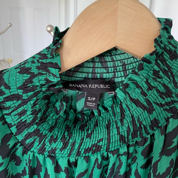 Banana republic lightweight sumner or evening dress - Picture 3 of 3